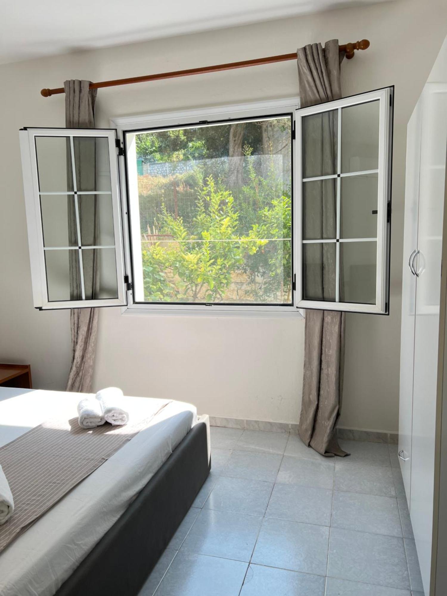 Mimi'S Apartments Vlorë Eksteriør billede